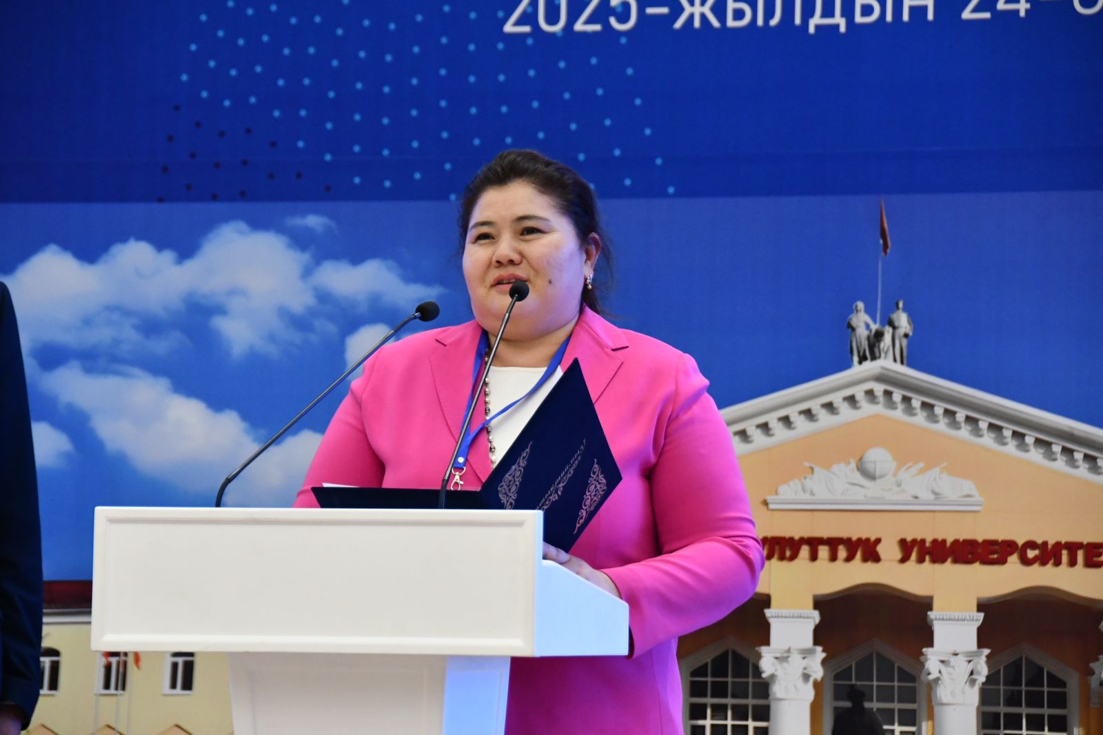 Делегация Университета Кунаева во главе с ректором Өмірәлі Ж.Ө. приняла участие в праздничных меропротиях в Кыргызском национальном университете имени Жусупа Баласагына