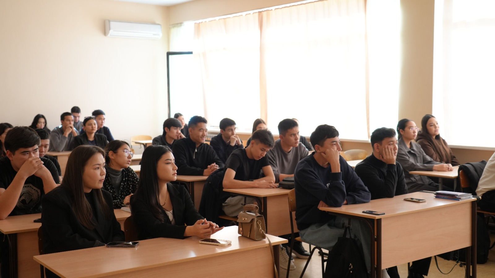 В рамках международного сотрудничества в Университете Кунаева прошли лекции кандидата юридических наук