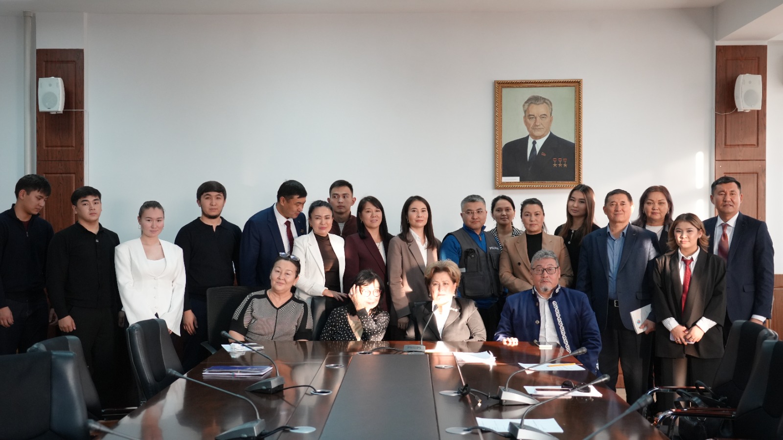 11 ноября 2025 года в Университете Кунаева прошёл международный круглый стол на тему «Идеология закона и порядка в цифровую эпоху