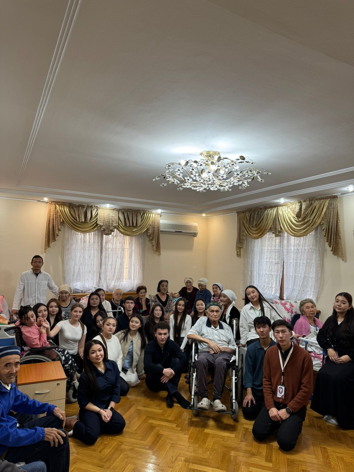 Дом с пожилым — дом с сокровищем.