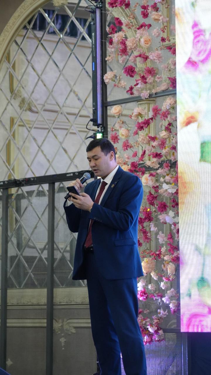 В Университете Кунаева прошёл праздничный вечер «Мир красавиц».