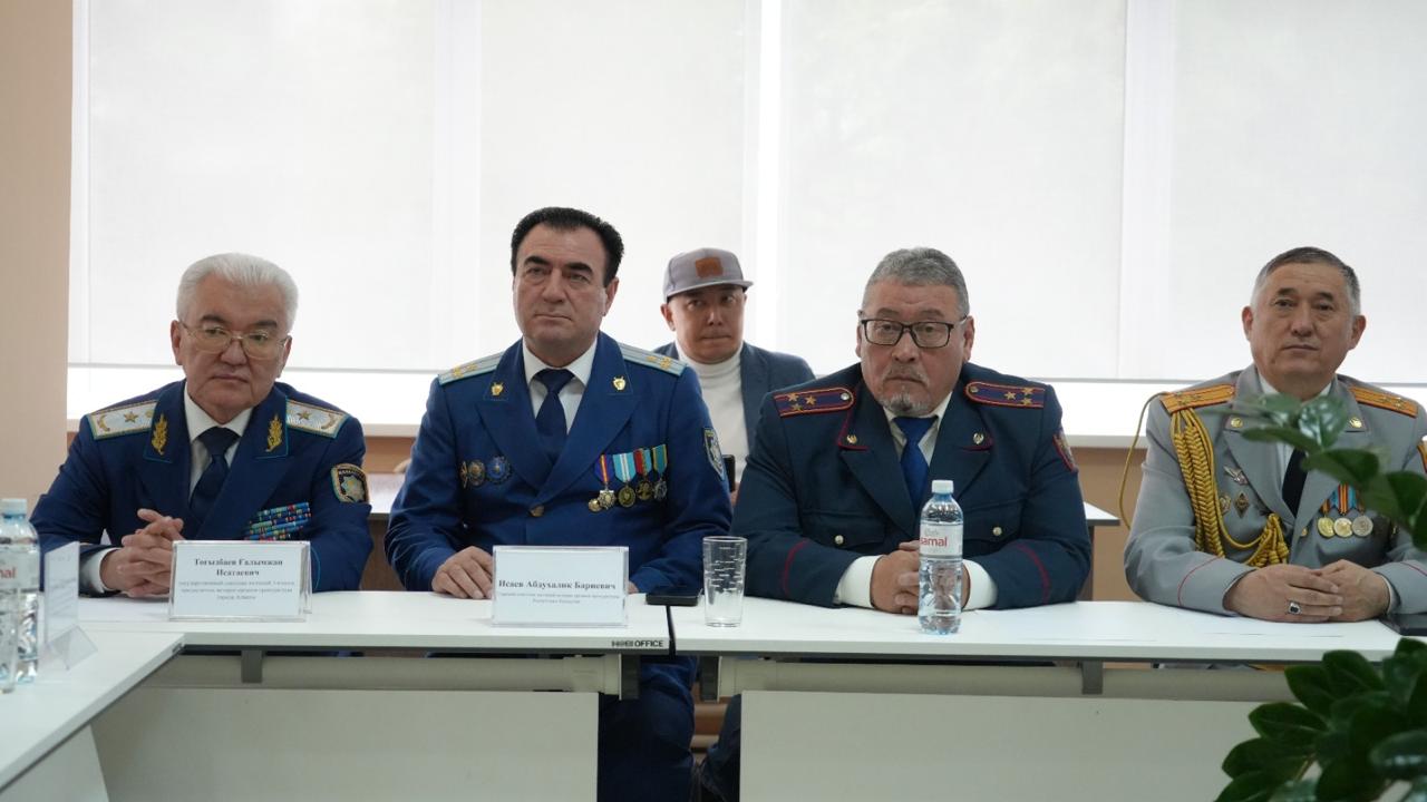 Торжественное открытие выставки «Уголок обмена книгами»