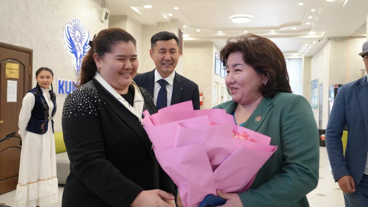 Торжественное открытие выставки «Уголок обмена книгами»