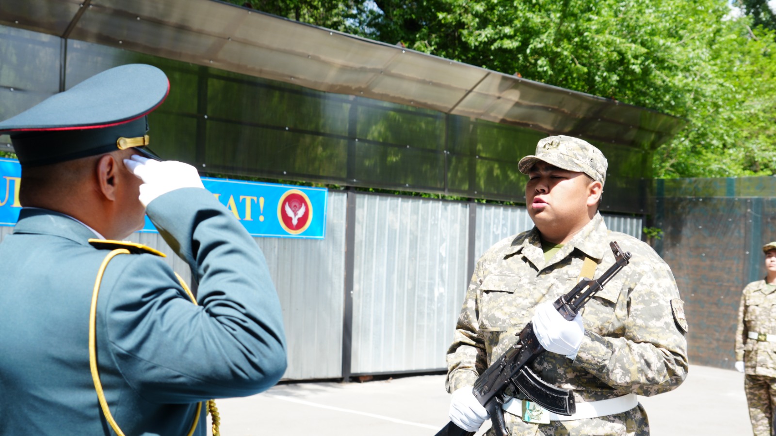 Церемония принятия присяги выпускниками военной кафедры Университет Кунаева